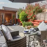 בית נופש 127 Bellhouse Way יורק
