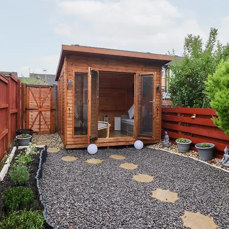 127 Bellhouse Way 別荘 *