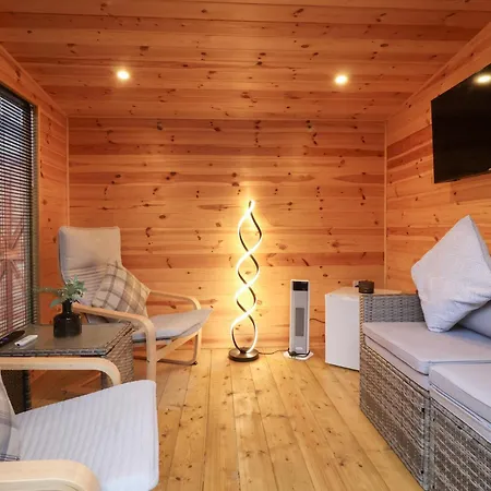 127 Bellhouse Way * ヨーク