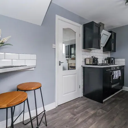 127 Bellhouse Way *