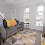 127 Bellhouse Way بيت للعطل يورك